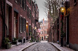 Acorn Street, Beacon Hill Boston - image by R Boed