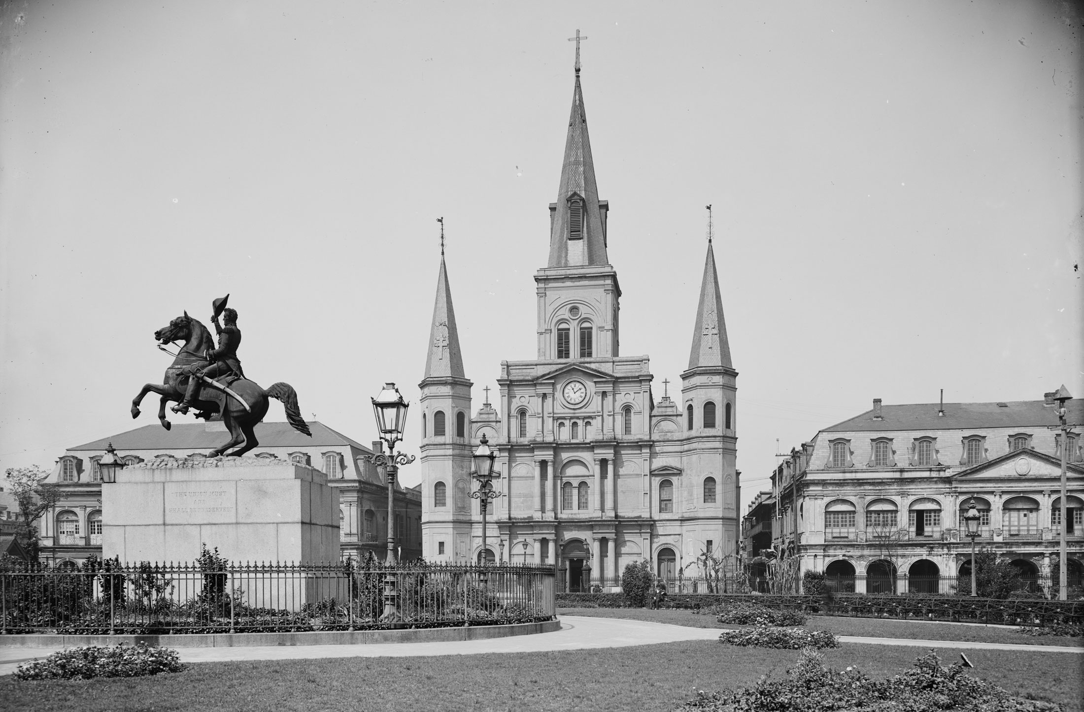 Detroit Publishing Co., Publisher. St. Louis Cathedral and Jackson Monument, New Orleans, Louisiana. United States New Orleans Louisiana, None. [Between 1900 and 1910] Photograph. https://www.loc.gov/item/2016807537/